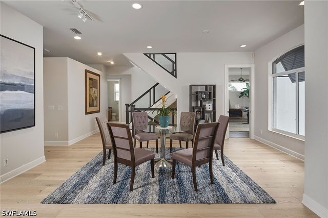 319 Lagoon AVE, Naples, FL 34108