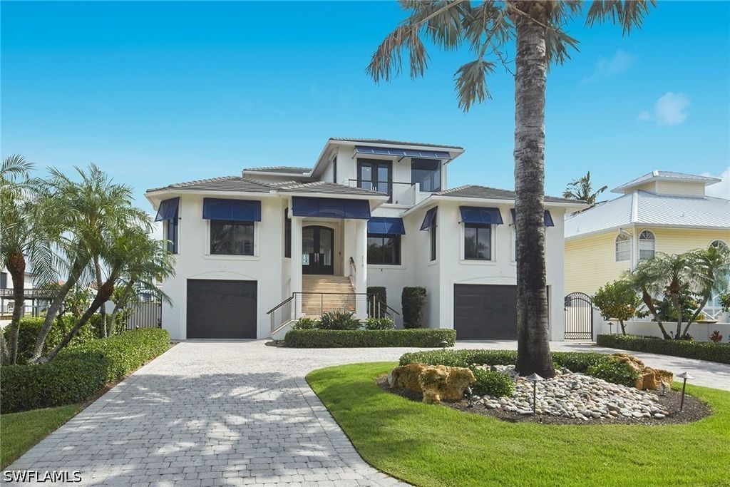 319 Lagoon AVE, Naples, FL 34108
