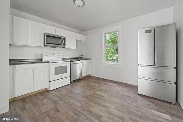 630 MIDLAND AVE, Front Royal, VA 22630