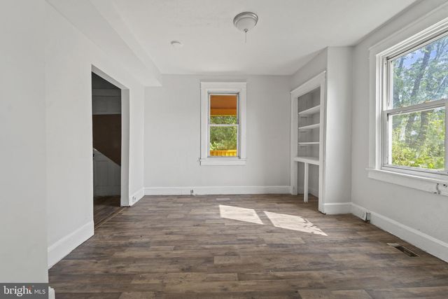 630 MIDLAND AVE, Front Royal, VA 22630