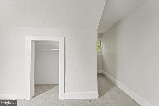630 MIDLAND AVE, Front Royal, VA 22630