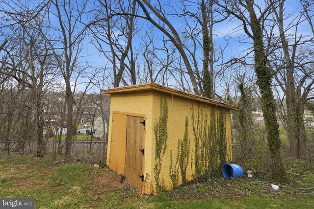 630 MIDLAND AVE, Front Royal, VA 22630