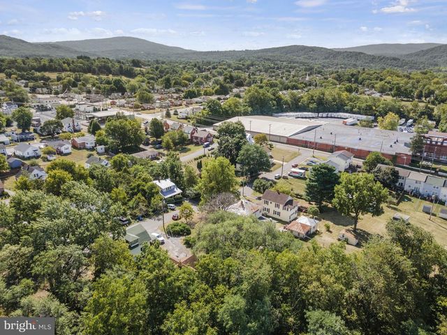 630 MIDLAND AVE, Front Royal, VA 22630