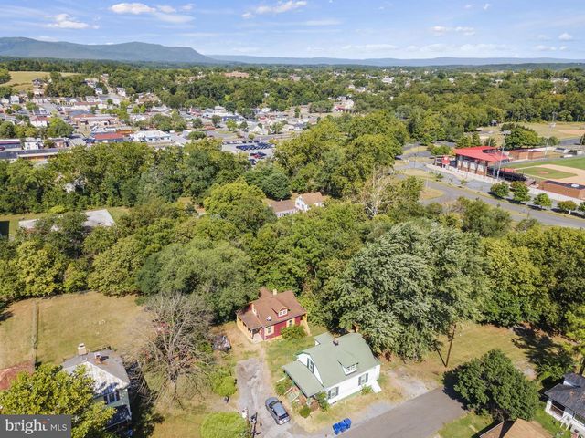 630 MIDLAND AVE, Front Royal, VA 22630