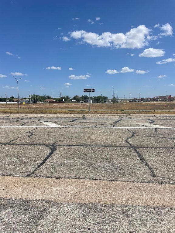 Image 11 of property listing at 1622 La Follette Street, San Angelo, TX 76905