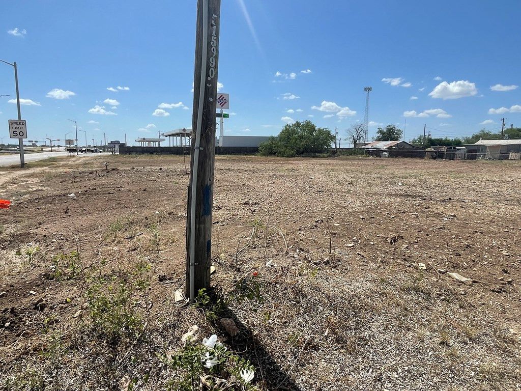 Image 4 of property listing at 1622 La Follette Street, San Angelo, TX 76905