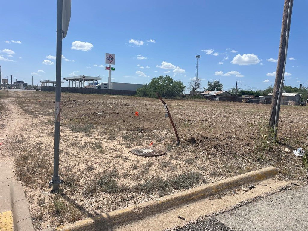 Image 6 of property listing at 1622 La Follette Street, San Angelo, TX 76905