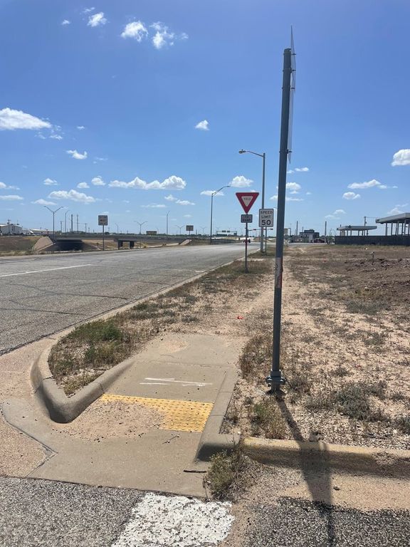 Image 8 of property listing at 1622 La Follette Street, San Angelo, TX 76905