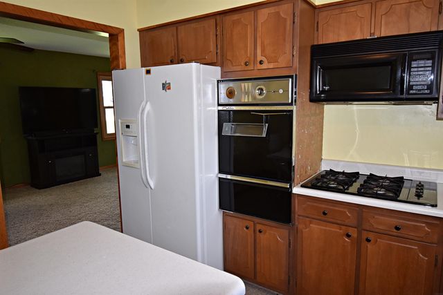 908 1st Ave. S.E., Oelwein, IA 50662
