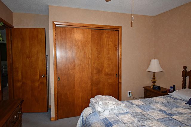 908 1st Ave. S.E., Oelwein, IA 50662