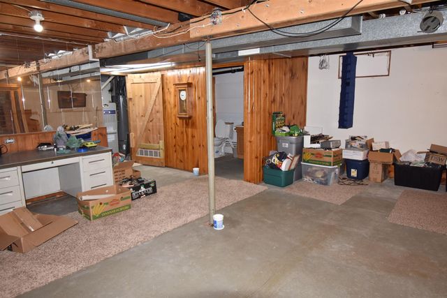 908 1st Ave. S.E., Oelwein, IA 50662