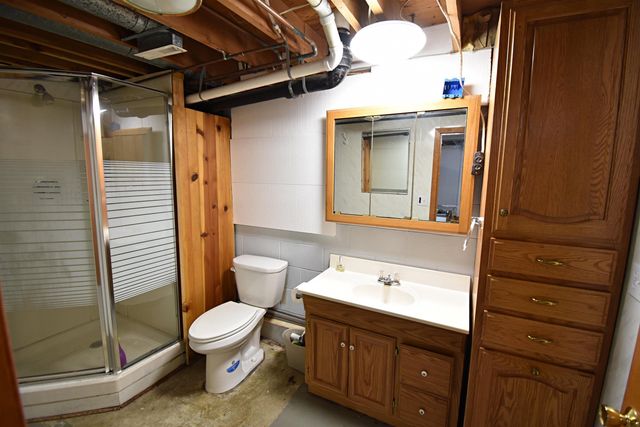 908 1st Ave. S.E., Oelwein, IA 50662