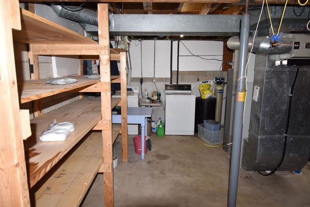 908 1st Ave. S.E., Oelwein, IA 50662