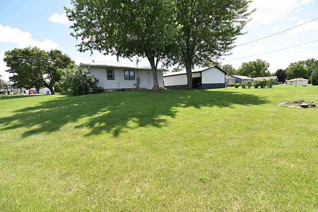 908 1st Ave. S.E., Oelwein, IA 50662