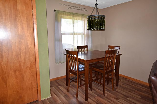 908 1st Ave. S.E., Oelwein, IA 50662