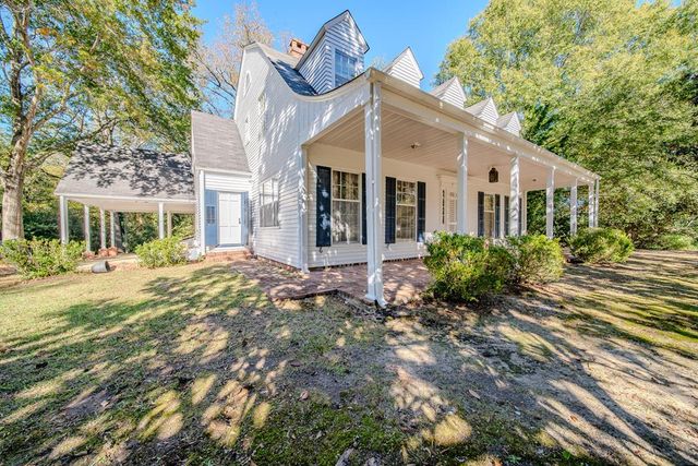 389 Summerville Road, Smiths Station, AL 36877