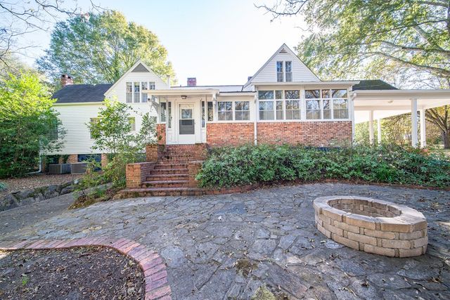 389 Summerville Road, Smiths Station, AL 36877