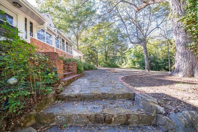 389 Summerville Road, Smiths Station, AL 36877