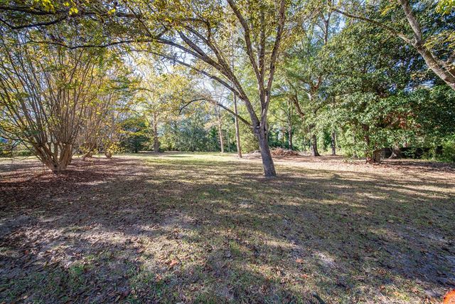 389 Summerville Road, Smiths Station, AL 36877