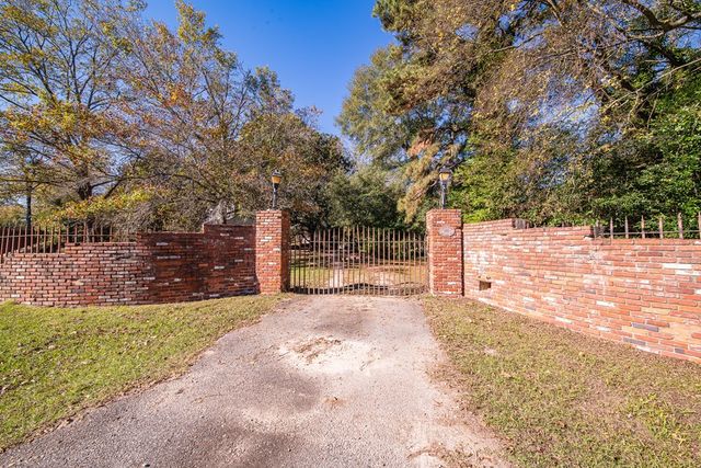 389 Summerville Road, Smiths Station, AL 36877