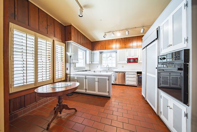 389 Summerville Road, Smiths Station, AL 36877