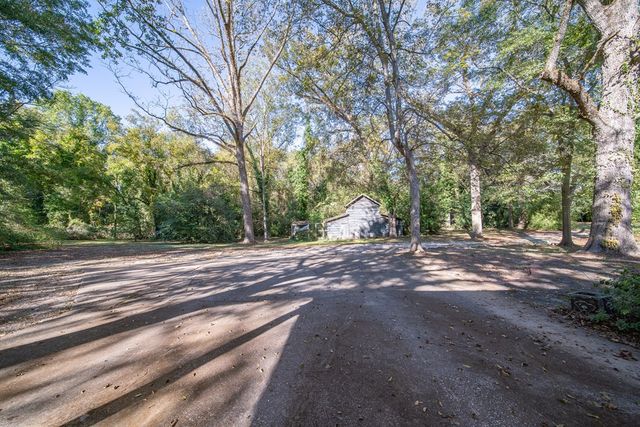 389 Summerville Road, Smiths Station, AL 36877