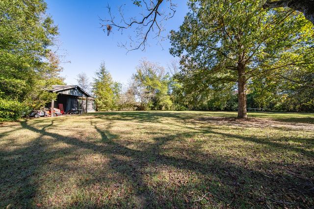 389 Summerville Road, Smiths Station, AL 36877