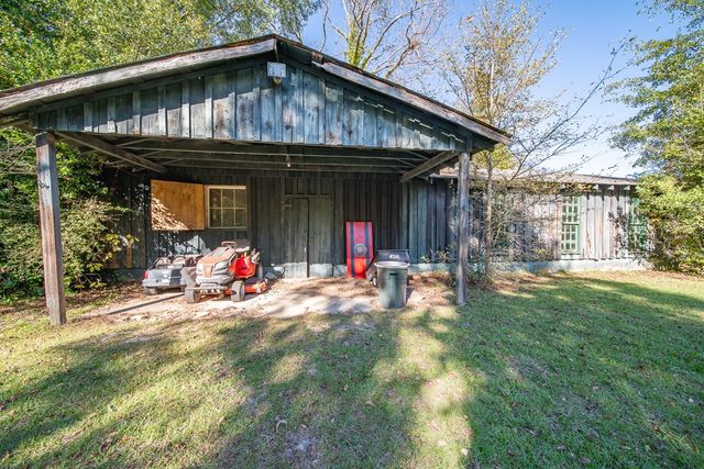 389 Summerville Road, Smiths Station, AL 36877
