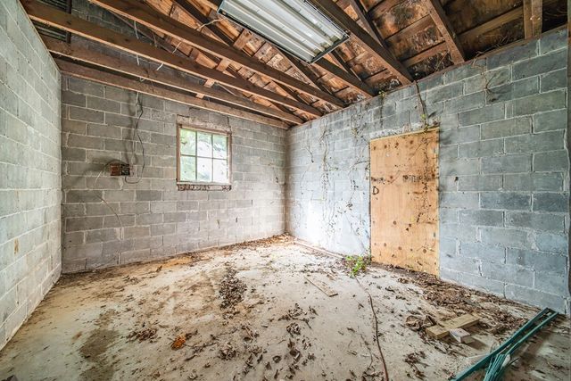 389 Summerville Road, Smiths Station, AL 36877