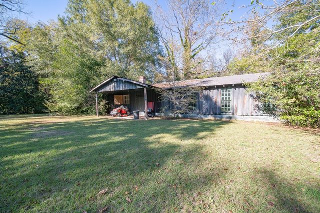 389 Summerville Road, Smiths Station, AL 36877