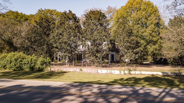 389 Summerville Road, Smiths Station, AL 36877