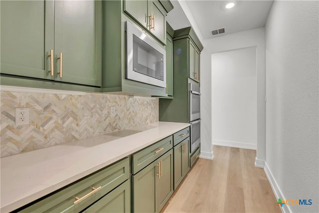 6613 King Oaks Boulevard, Salado, TX 76571