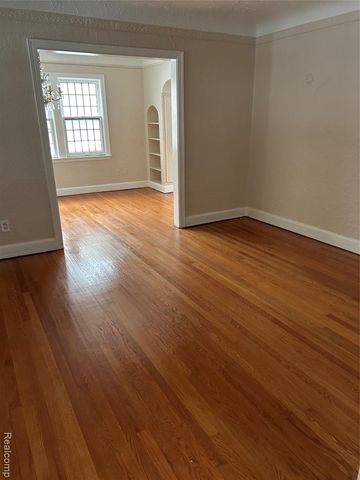 16624 Parkside Street, Detroit, MI 48221