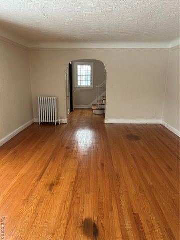 16624 Parkside Street, Detroit, MI 48221