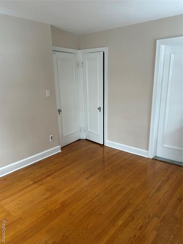 16624 Parkside Street, Detroit, MI 48221