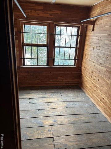 16624 Parkside Street, Detroit, MI 48221