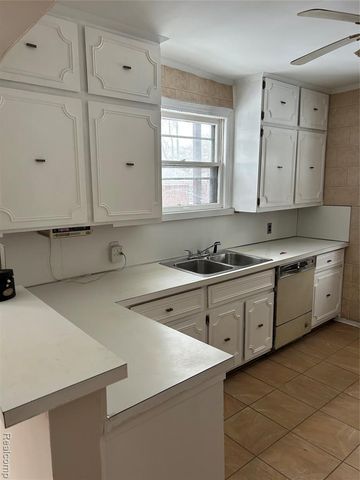 16624 Parkside Street, Detroit, MI 48221