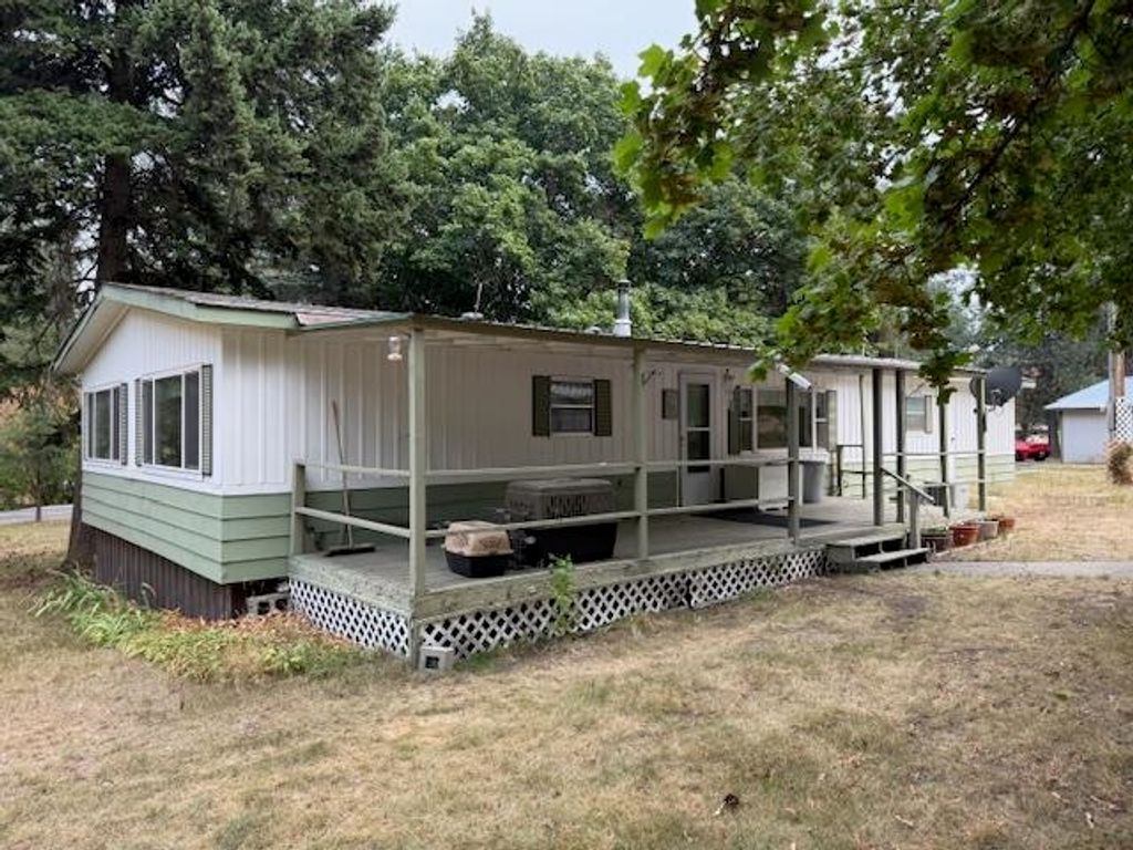 32825 N Perry Rd, Deer Park, WA 99006
