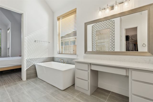 808 Bluestem Drive, Aubrey, TX 76227