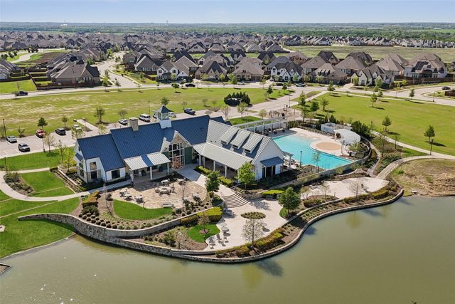 808 Bluestem Drive, Aubrey, TX 76227