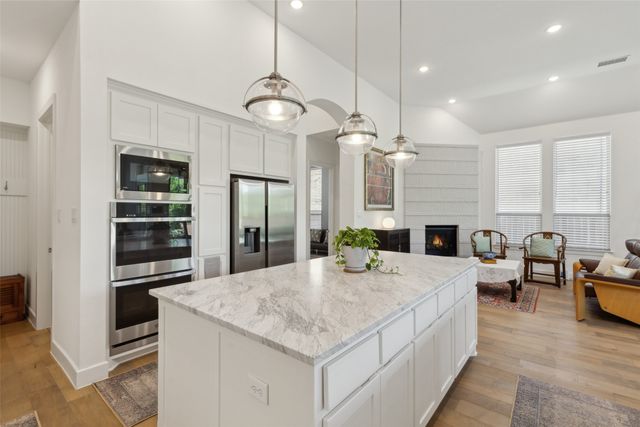 808 Bluestem Drive, Aubrey, TX 76227