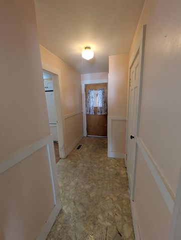 56 Sprague Street, Manchester, NH 03103