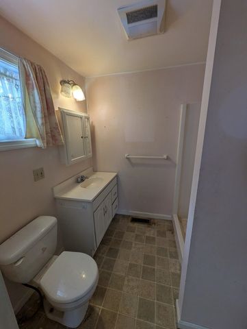 56 Sprague Street, Manchester, NH 03103