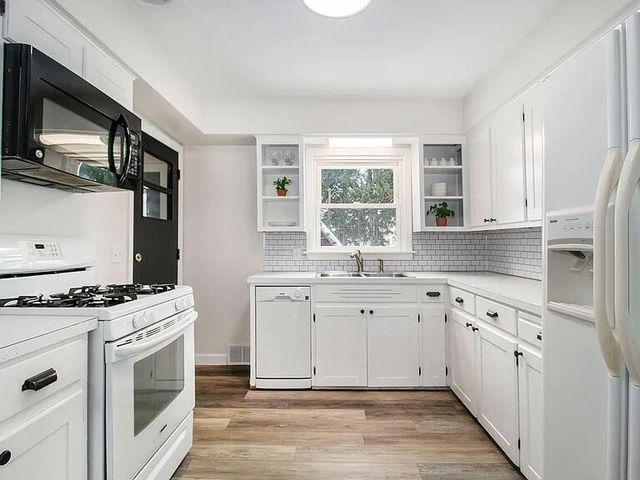 902 Sibley Street, Grand Rapids, MI 49504