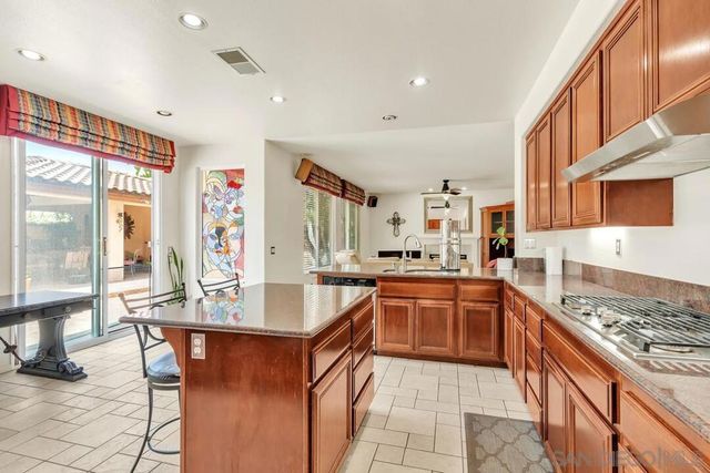 807 Calle Lagasca, Chula Vista, CA 91910