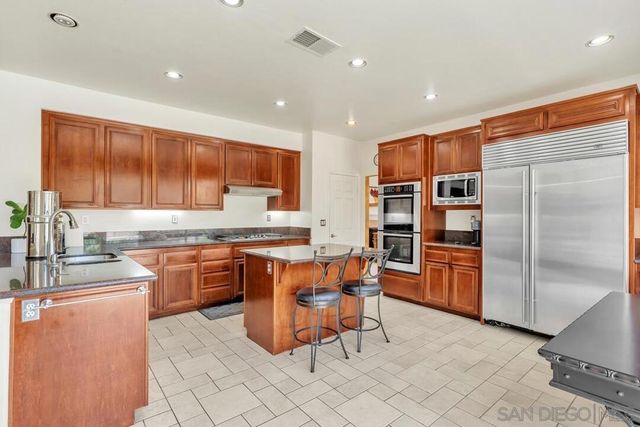 807 Calle Lagasca, Chula Vista, CA 91910