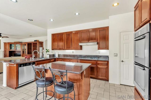 807 Calle Lagasca, Chula Vista, CA 91910