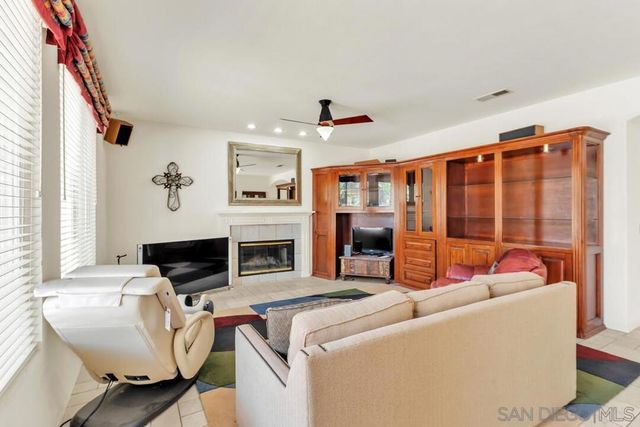807 Calle Lagasca, Chula Vista, CA 91910