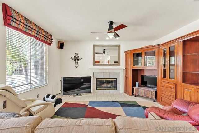 807 Calle Lagasca, Chula Vista, CA 91910