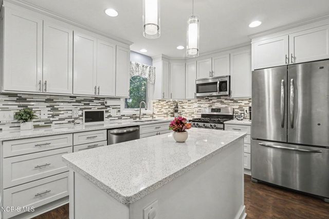3664 Woodspring Road, Sylvania, OH 43560